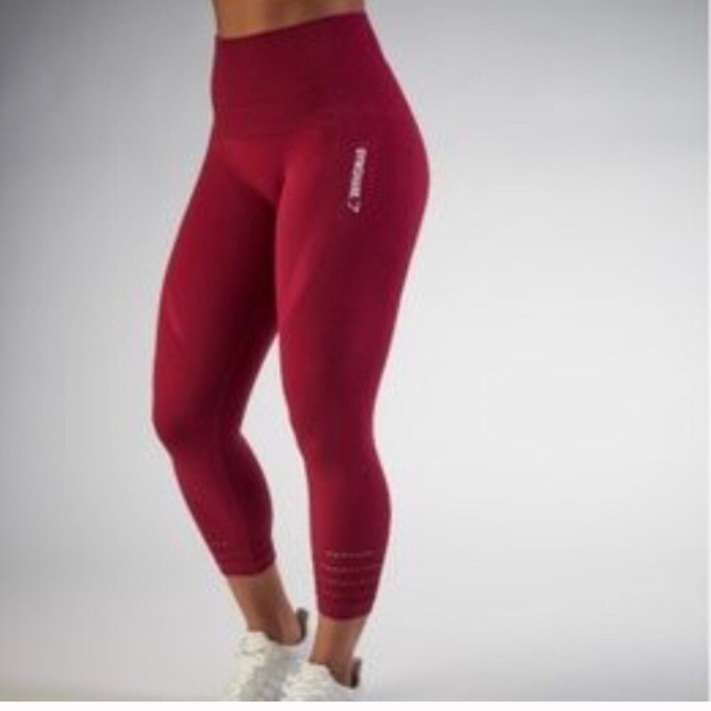 NOT SELLING!!! ISO Gymshark seamless leggings!